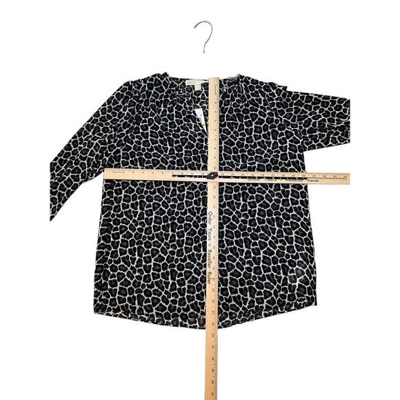 MICHAEL KORS SZ M Black& White Long Sleeve V-Neck Leopard Print Blouse NWT - Picture 4 of 4